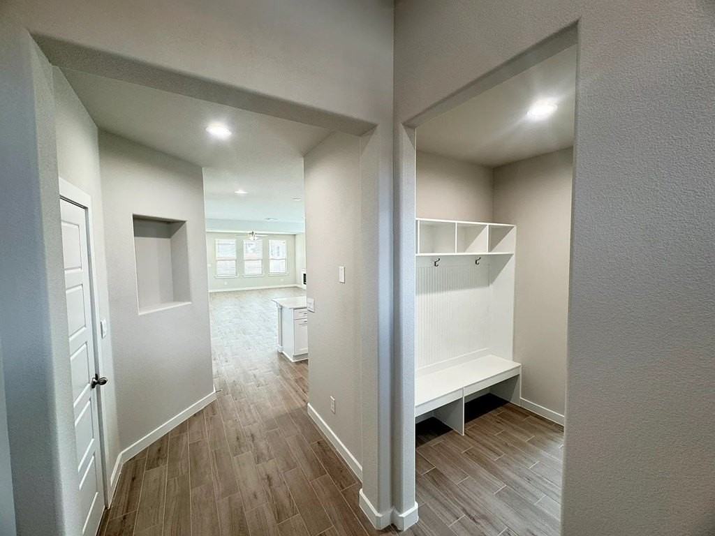 2100 Somerset Dr - Photo 4 of 29