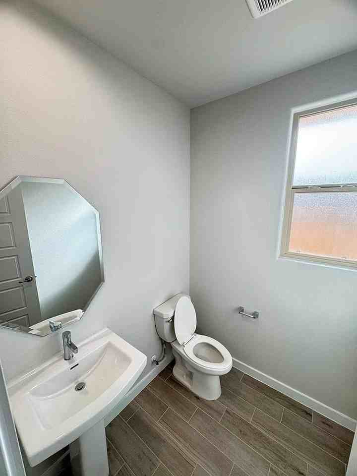 2100 Somerset Dr - Photo 6 of 29