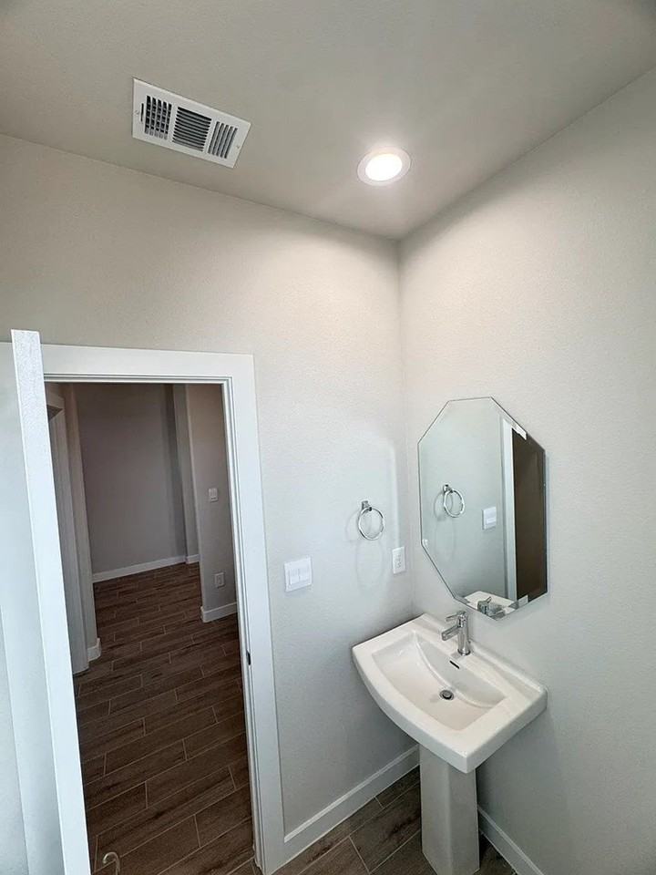 2100 Somerset Dr - Photo 7 of 29