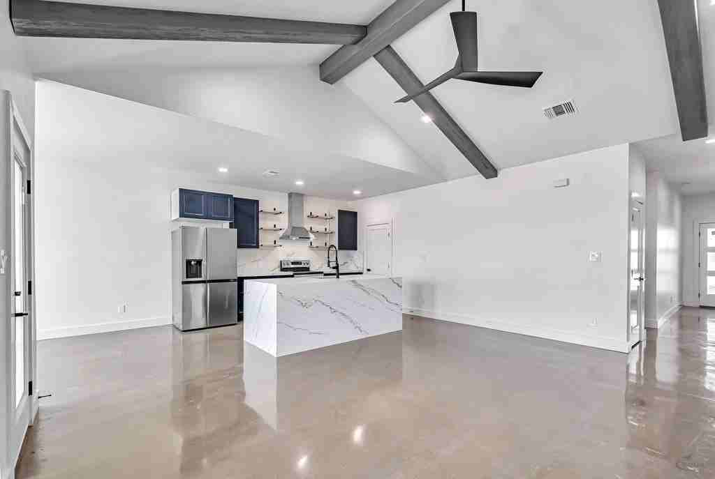 2101A N Main St - Photo 5 of 35