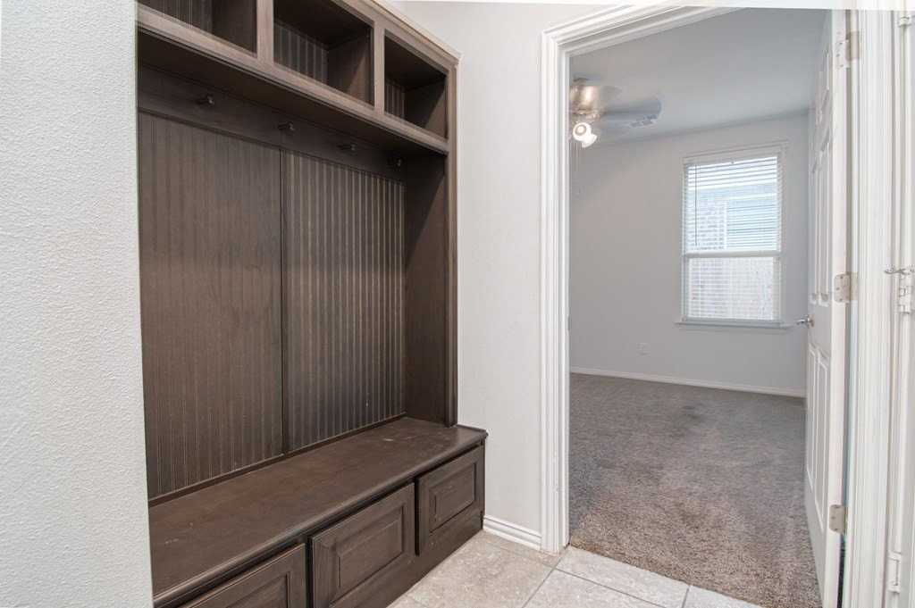 6907 Thomas Paine Rd - Photo 4 of 26