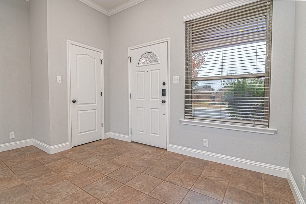 5710 Llano Ct - Photo 6 of 28