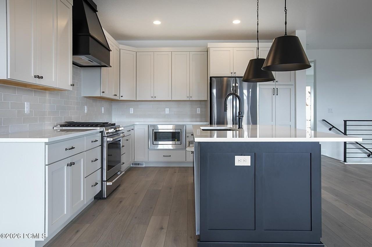 5996 N Fairview Dr - Photo 7 of 26