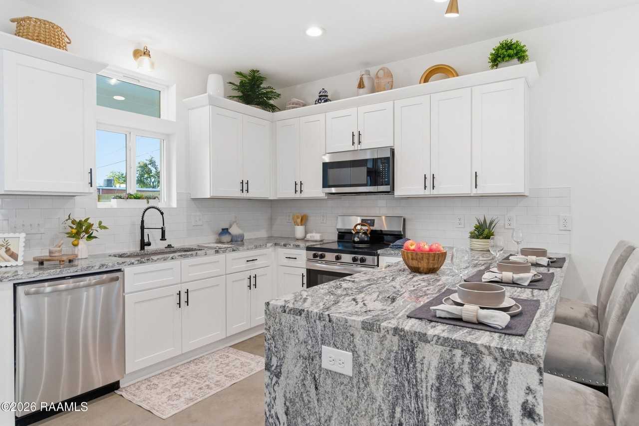 618 S Washington St #10A - Photo 4 of 19