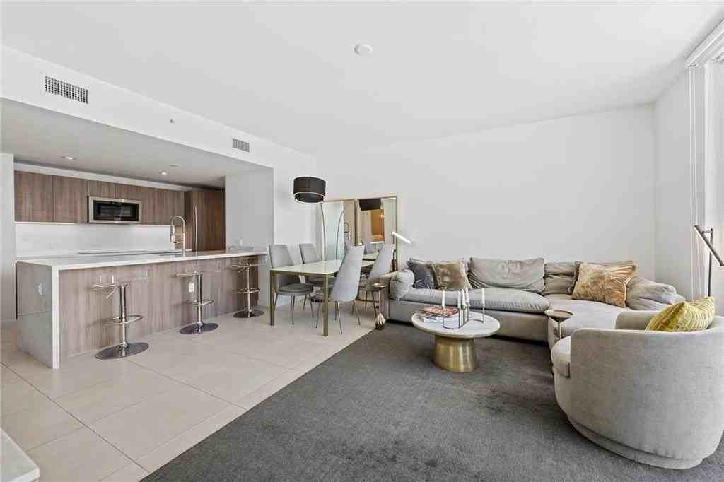 401 N Birch Rd #411 - Photo 7 of 27