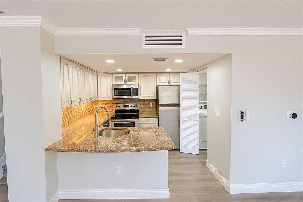 1707 Village Blvd - Photo 2 of 11