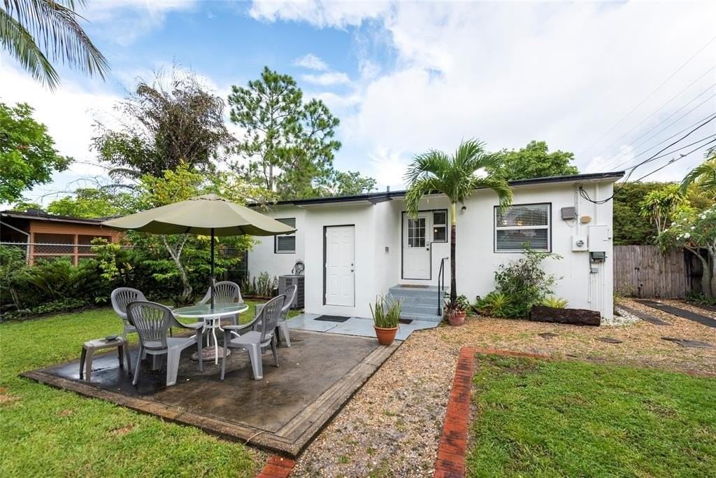 1734 Nw 8th Ave - Photo 3 of 26