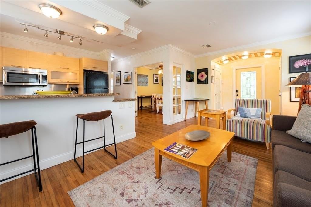 1734 Nw 8th Ave - Photo 6 of 26