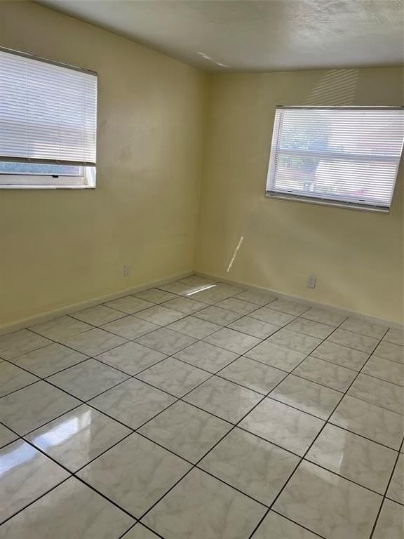 380 Sw 27th Ter - Photo 6 of 7