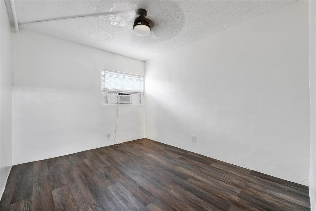 279 Sw 1st St #1 - Photo 3 of 9