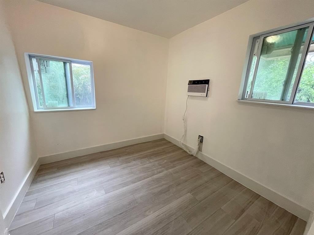 107 Calabria Ave #10 - Photo 7 of 11