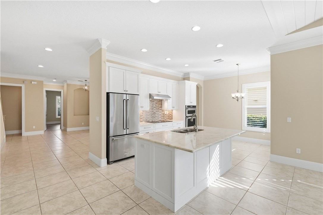 2030 Bridgepointe Cir Unit 112 #112 - Photo 6 of 36