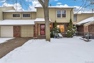 3170 Woods Cir - Photo 1 of 1