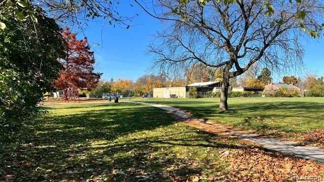 19229 Appleton St - Photo 3 of 15