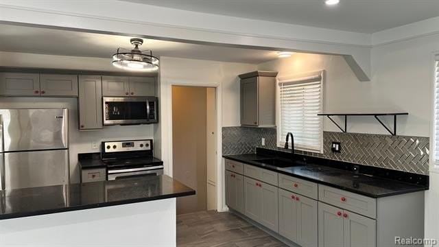 19229 Appleton St - Photo 6 of 15