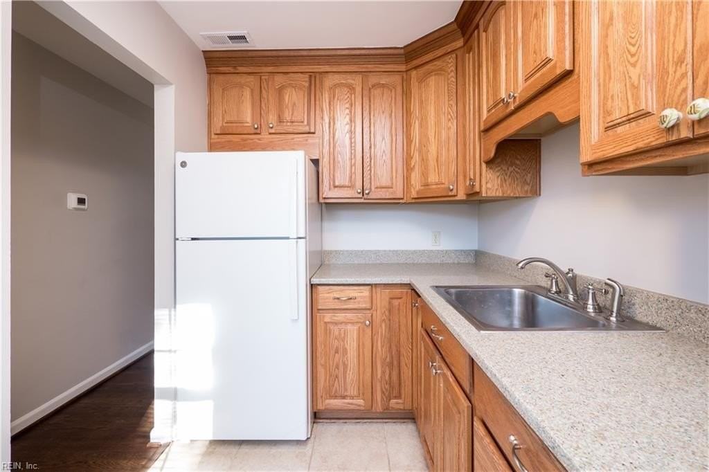 207 83rd St #4 - Photo 5 of 14