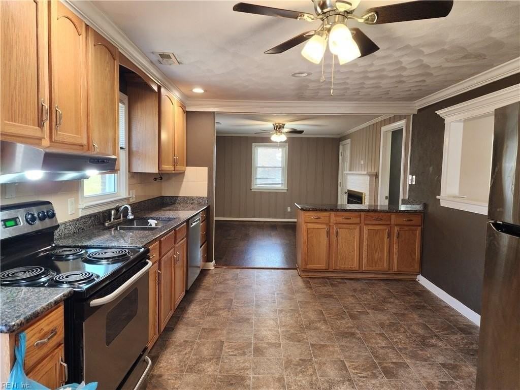 436 Centerville Tpke S - Photo 4 of 21