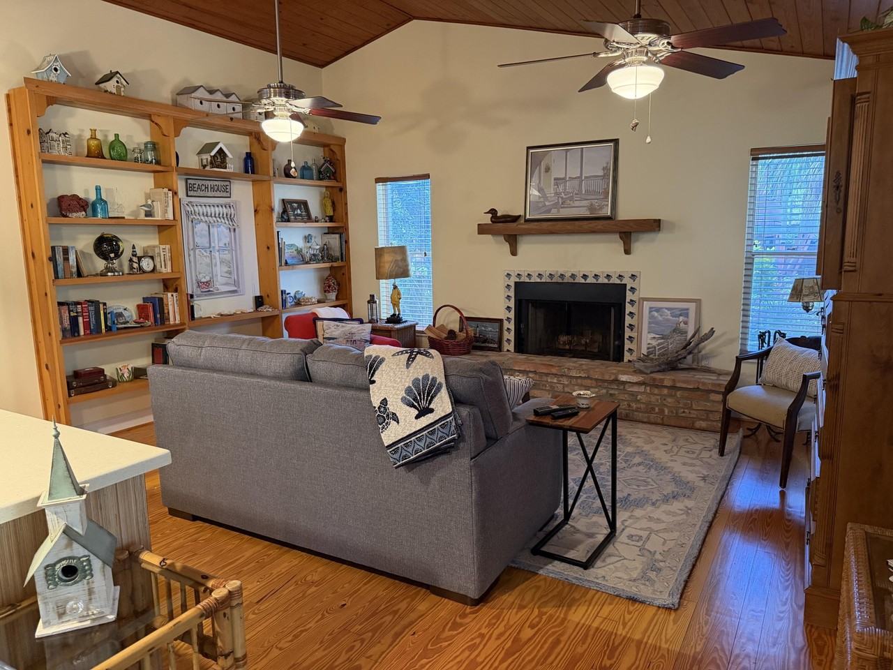 1941 W Shell Ln - Photo 7 of 13