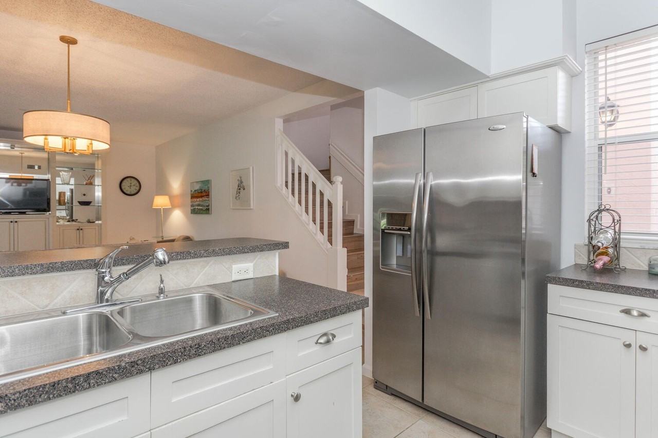 4205 Fairway Dr N #4205 - Photo 6 of 43