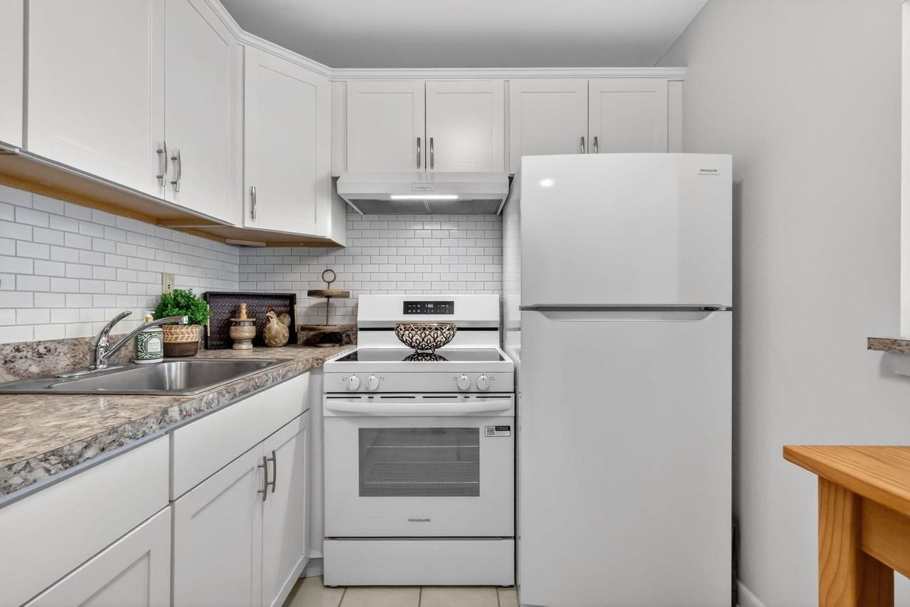 378 Sheffield P - Photo 5 of 46