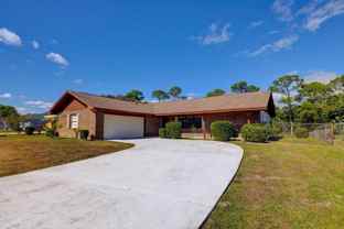 543 Se Greenway Ter - Photo 1 of 1