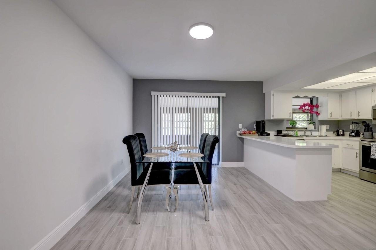 543 Se Greenway Ter - Photo 7 of 21