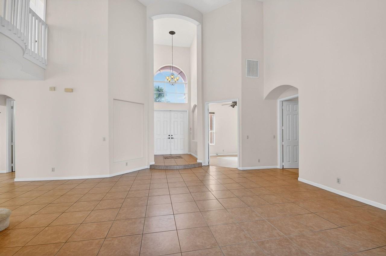 6068 Pond Bluff Ct - Photo 7 of 50