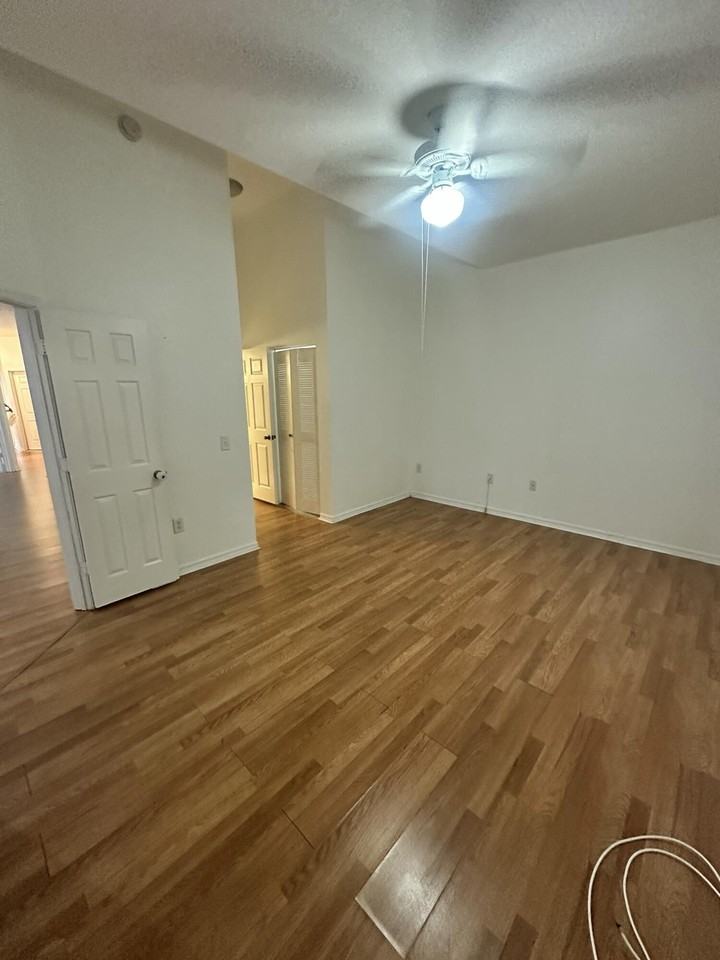 220 Crestwood Cir #106 - Photo 4 of 21