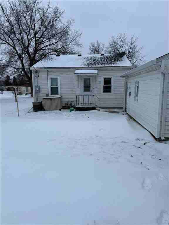 320 E Main St - Photo 3 of 11