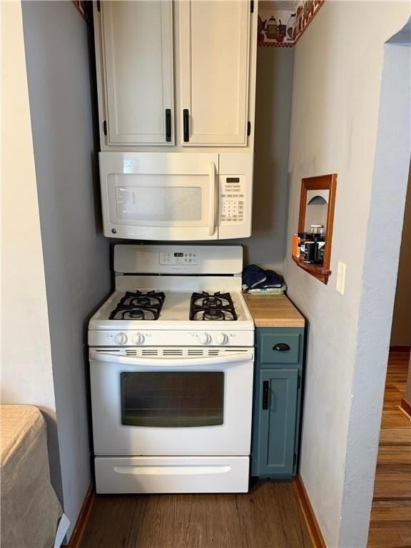 320 E Main St - Photo 5 of 11