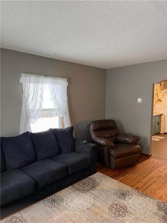 320 E Main St - Photo 7 of 11