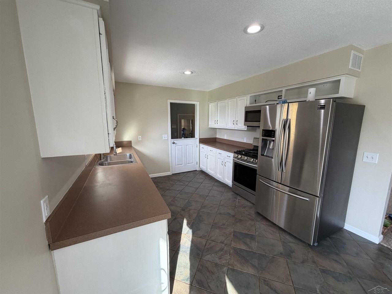 3139 N Thomas - Photo 3 of 15