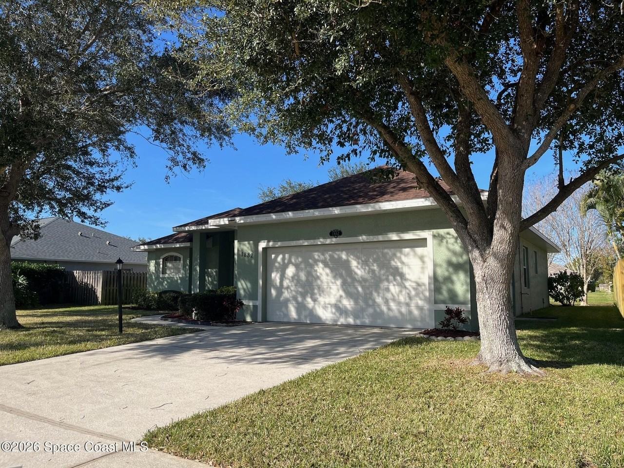 1882 Woodfield Cir - Photo 2 of 42