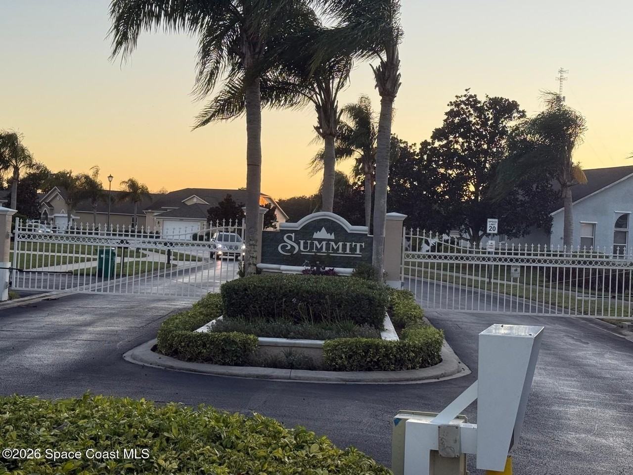 4630 Portage Trl - Photo 2 of 34