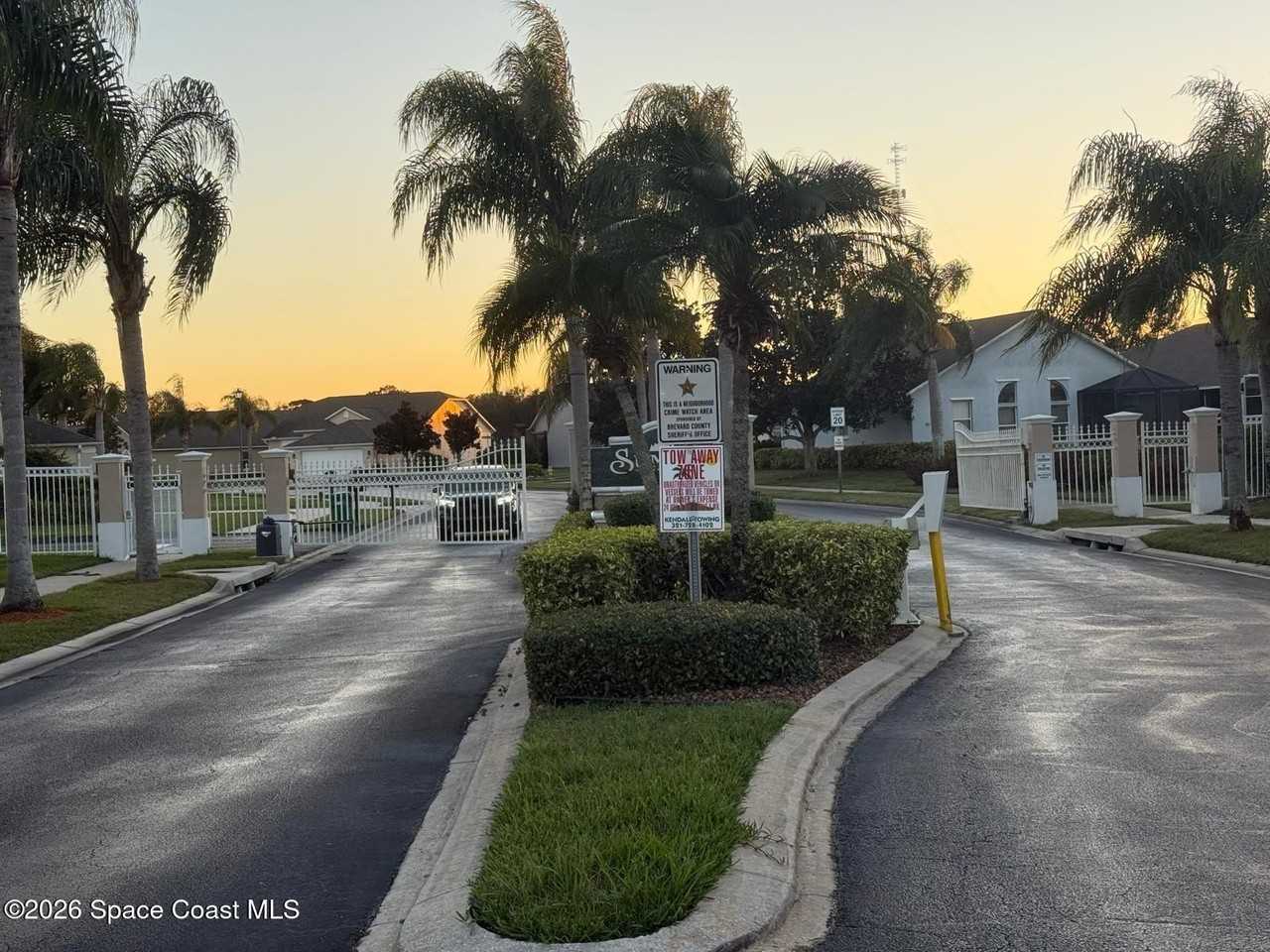 4630 Portage Trl - Photo 3 of 34