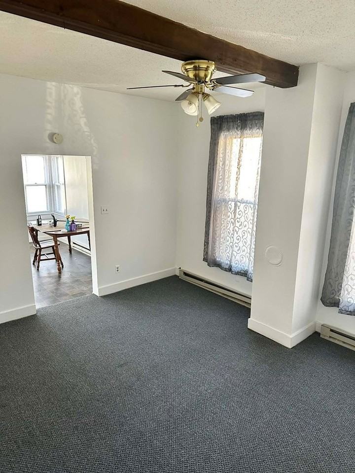 19385 Main St - Photo 4 of 9