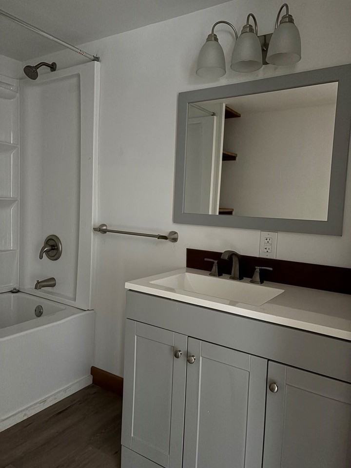 39092 Mumford St - Photo 7 of 19