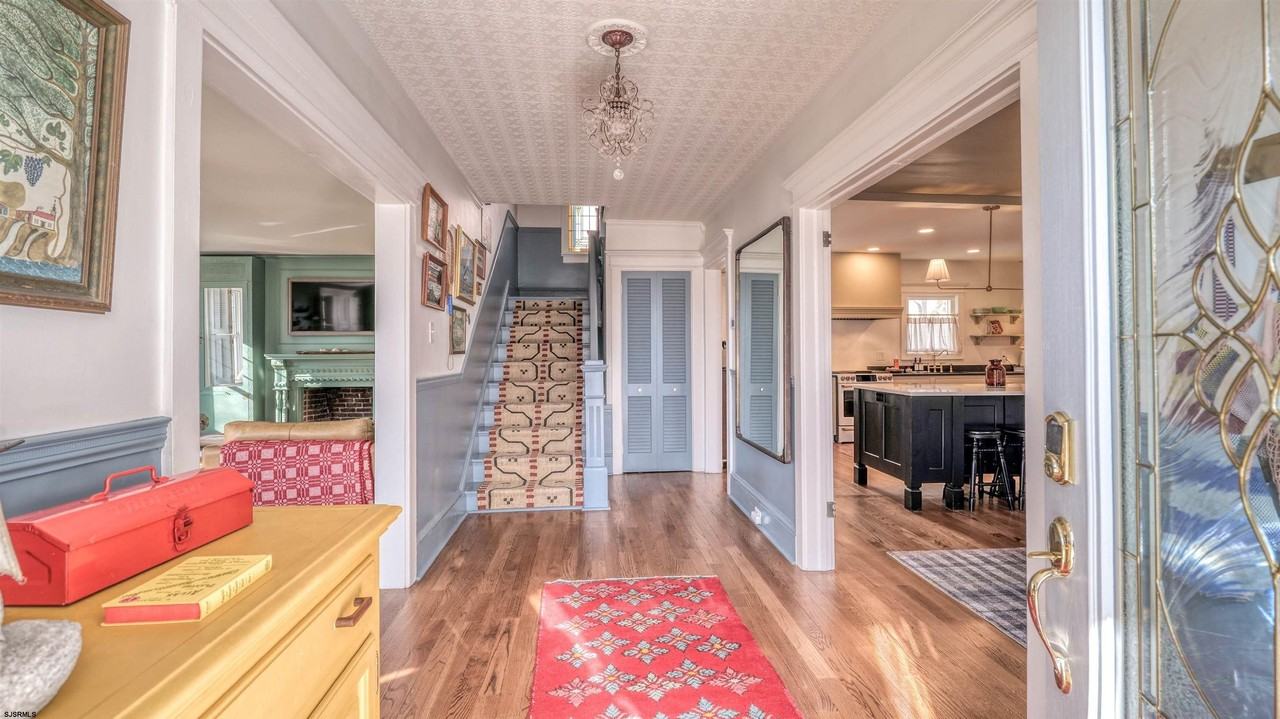 17 S Derby Ave - Photo 3 of 38