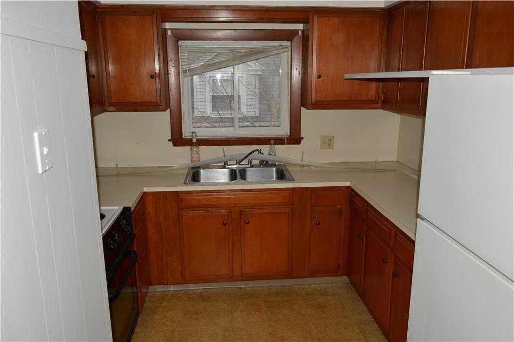 145 Magnolia St - Photo 3 of 9