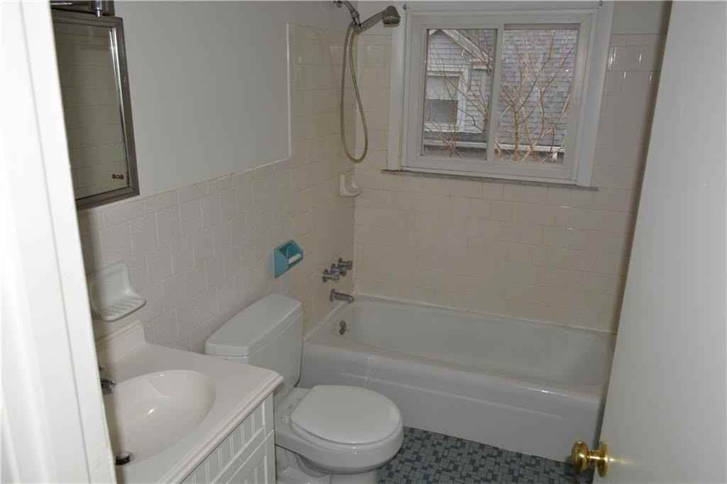 145 Magnolia St - Photo 6 of 9