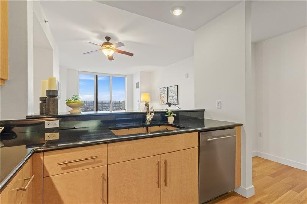 1 W Exchange St Unit 2602 #2602 - Photo 5 of 30