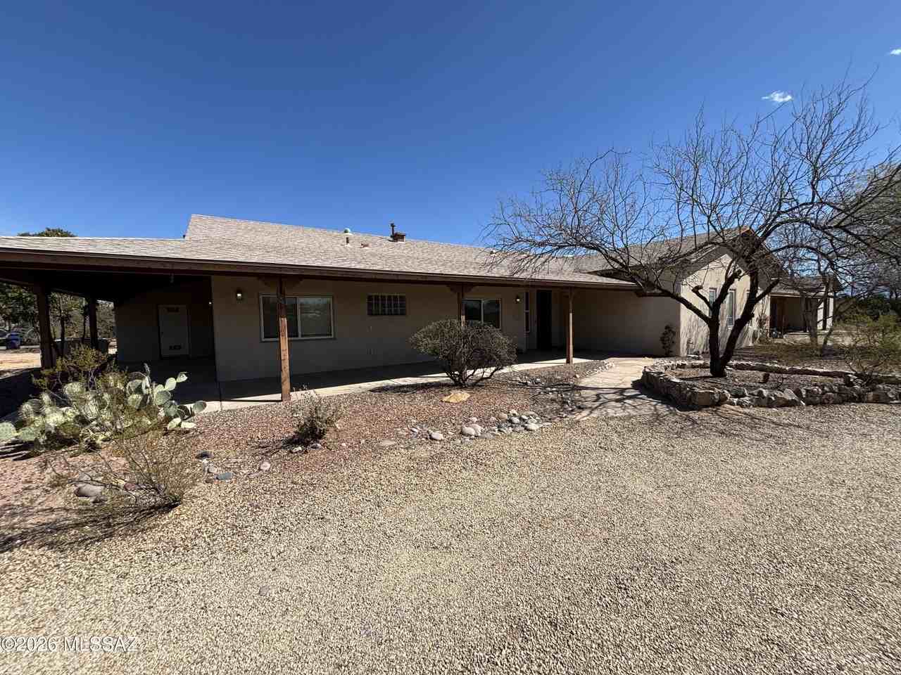 1701 E Lind Rd - Photo 3 of 38