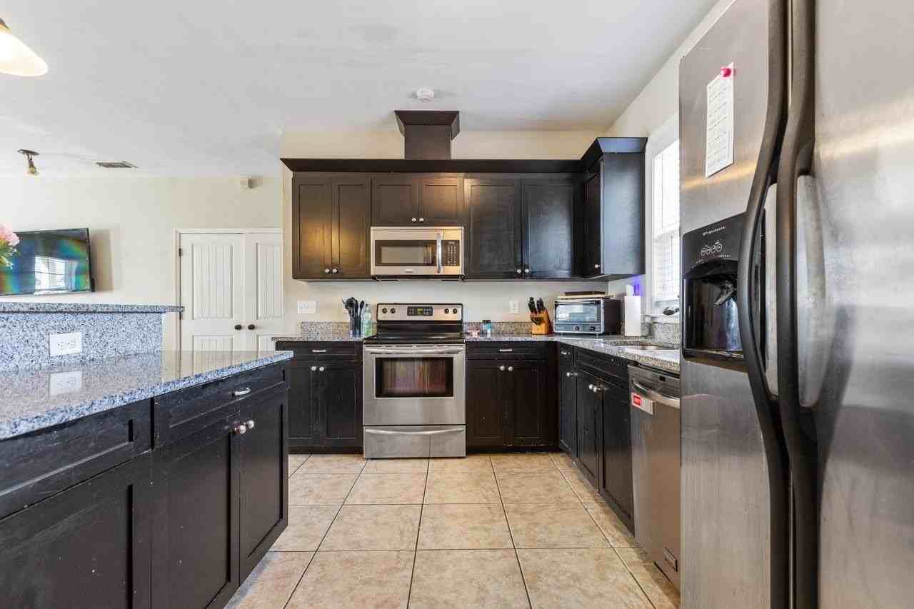 256 Soho Ct - Photo 4 of 18