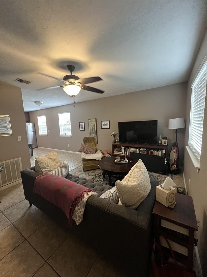 285 Dixie Dr #B2 - Photo 2 of 8