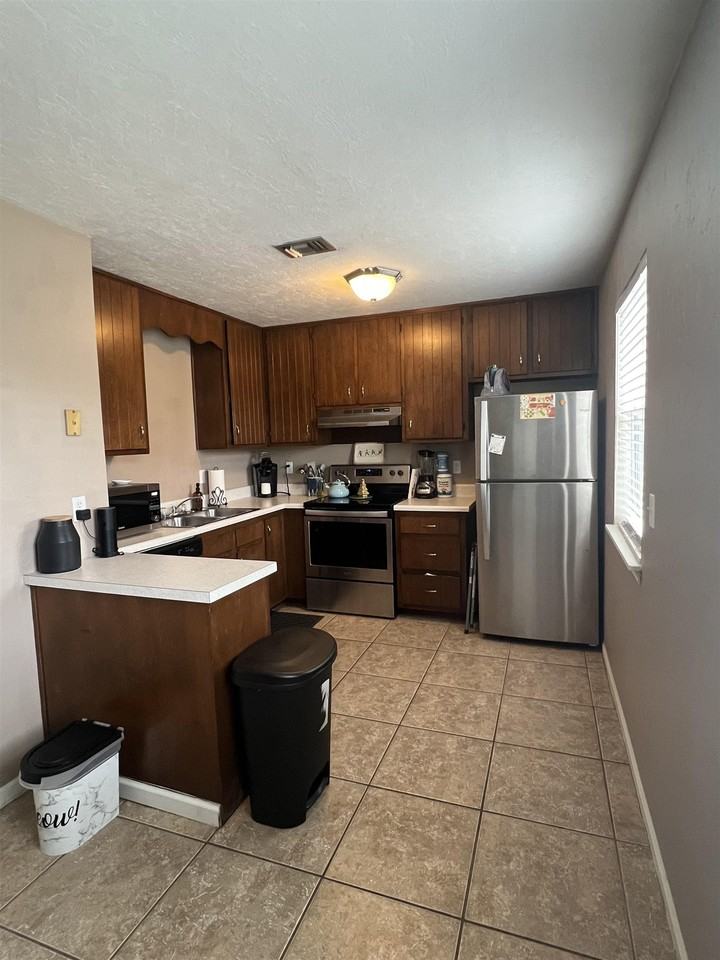 285 Dixie Dr #B2 - Photo 3 of 8