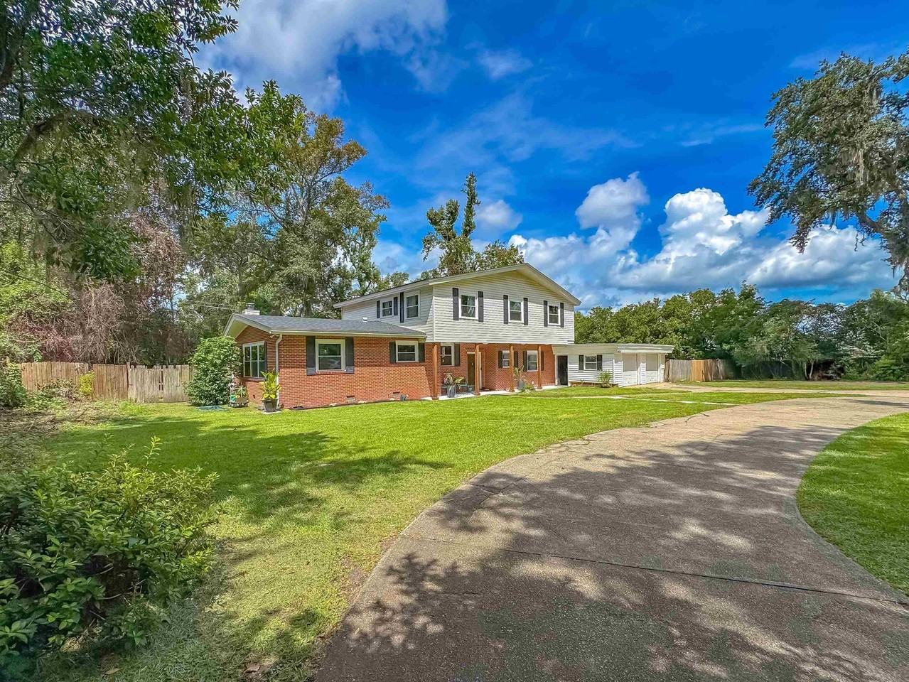 1044 Seminole Dr - Photo 2 of 50