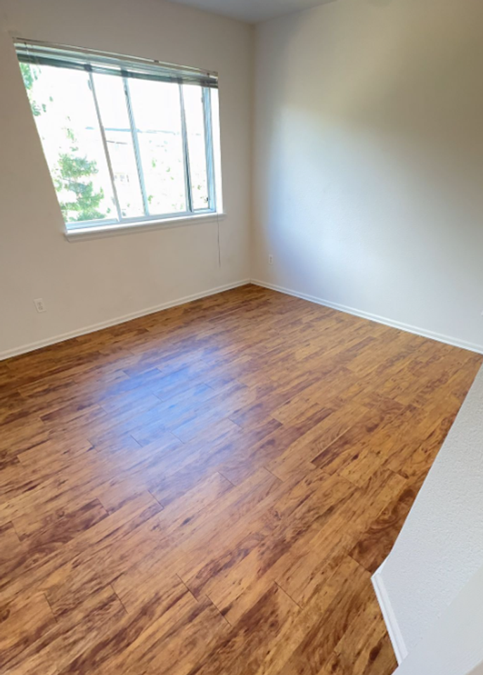 825 30th St. - Photo 3 of 16