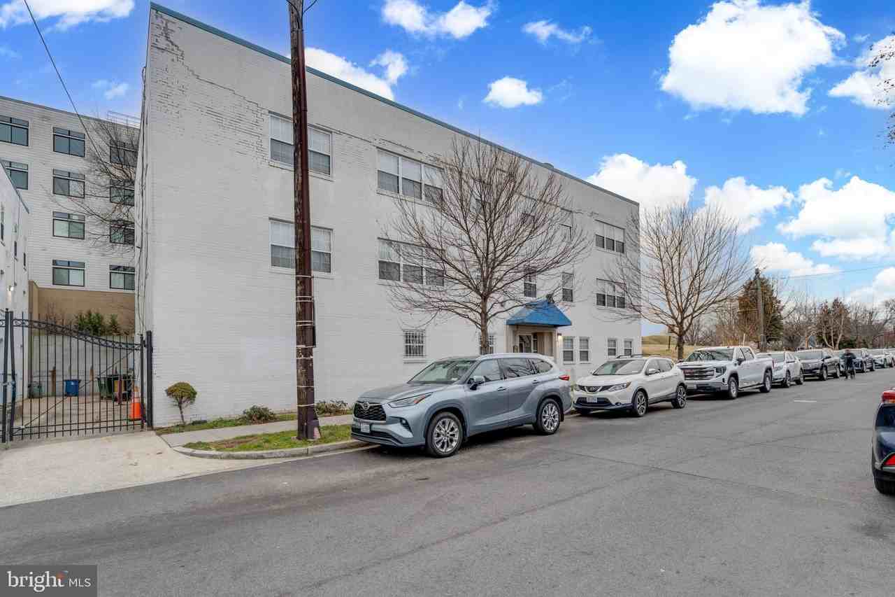 1008 Rittenhouse St Nw Unit 15 #15E - Photo 2 of 28