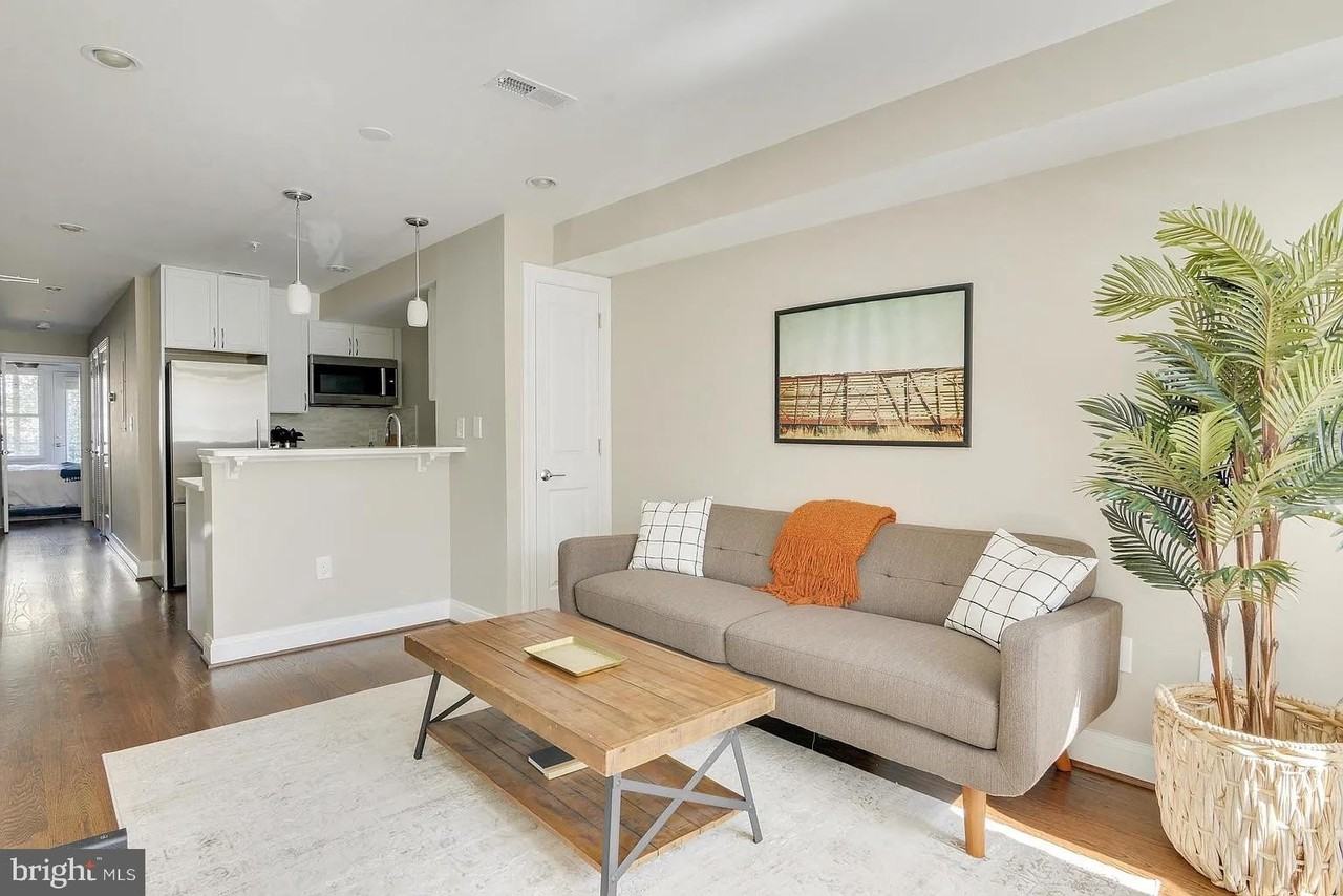 1823 S St Nw Apt 3 #3 - Photo 4 of 16