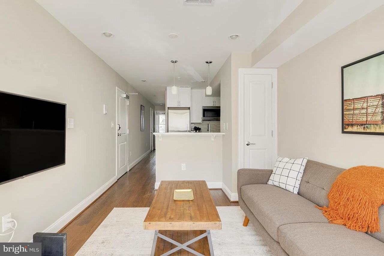 1823 S St Nw Apt 3 #3 - Photo 5 of 16